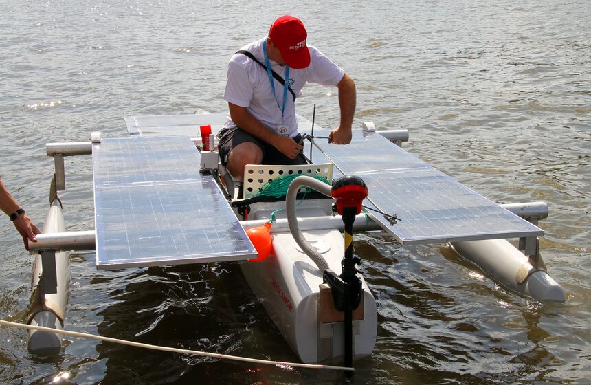 В столице прошли соревнования катеров на солнечных батареях 7 фото