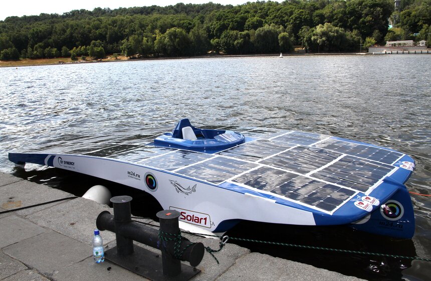 В столице прошли соревнования катеров на солнечных батареях 5 фото