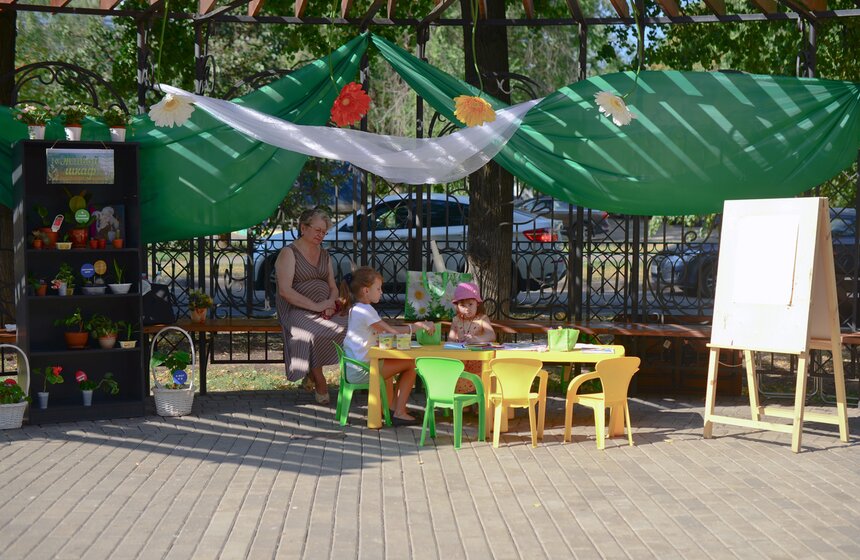 На Кунцевском бульваре прошла акция Flowerмастер 8 фото