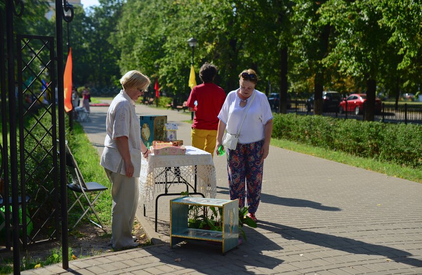 На Кунцевском бульваре прошла акция Flowerмастер 7 фото