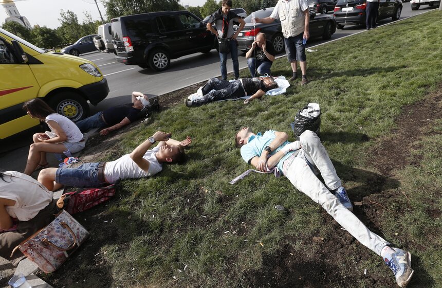 На Арбатско-Покровской линии метро с рельсов сошли вагоны поезда 13 фото