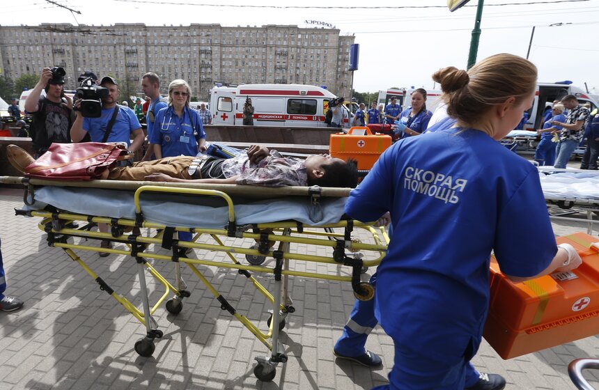 На Арбатско-Покровской линии метро с рельсов сошли вагоны поезда 21 фото