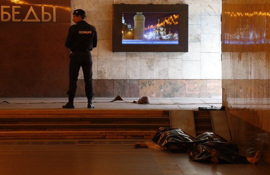 На Арбатско-Покровской линии метро с рельсов сошли вагоны поезда 18 фото