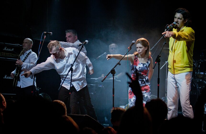 Ироничная рок-группа НОМ дала сольный концерт в столице 21 фото