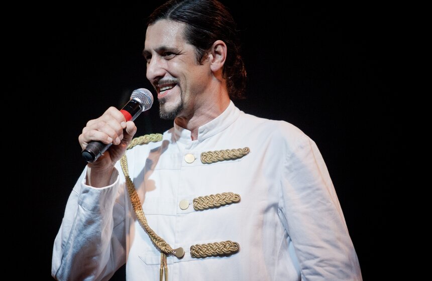 Ироничная рок-группа НОМ дала сольный концерт в столице 2 фото