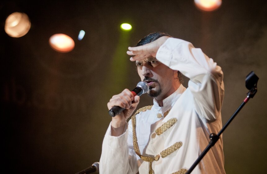 Ироничная рок-группа НОМ дала сольный концерт в столице 3 фото