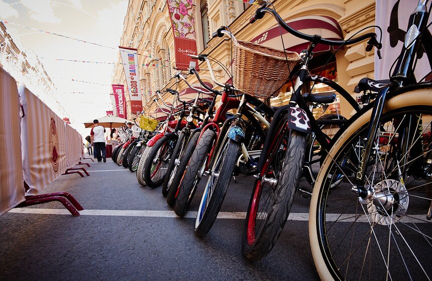 У стен Кремля состоялся ГУМовский велопробег 6 фото