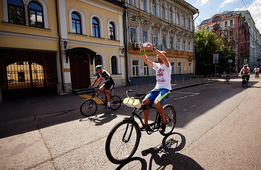 У стен Кремля состоялся ГУМовский велопробег 17 фото