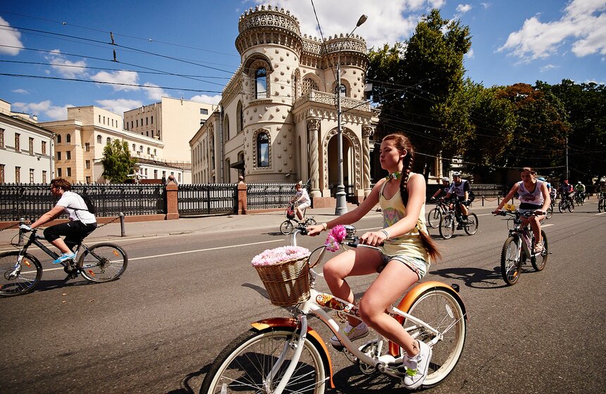 У стен Кремля состоялся ГУМовский велопробег 15 фото