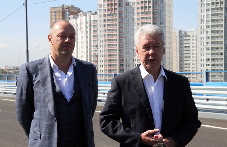 Мэр Москвы открыл эстакаду и проконтролировал снос "хрущевок" 4 фото