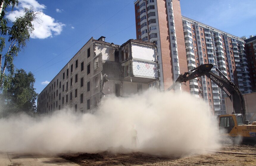 Мэр Москвы открыл эстакаду и проконтролировал снос "хрущевок" 16 фото