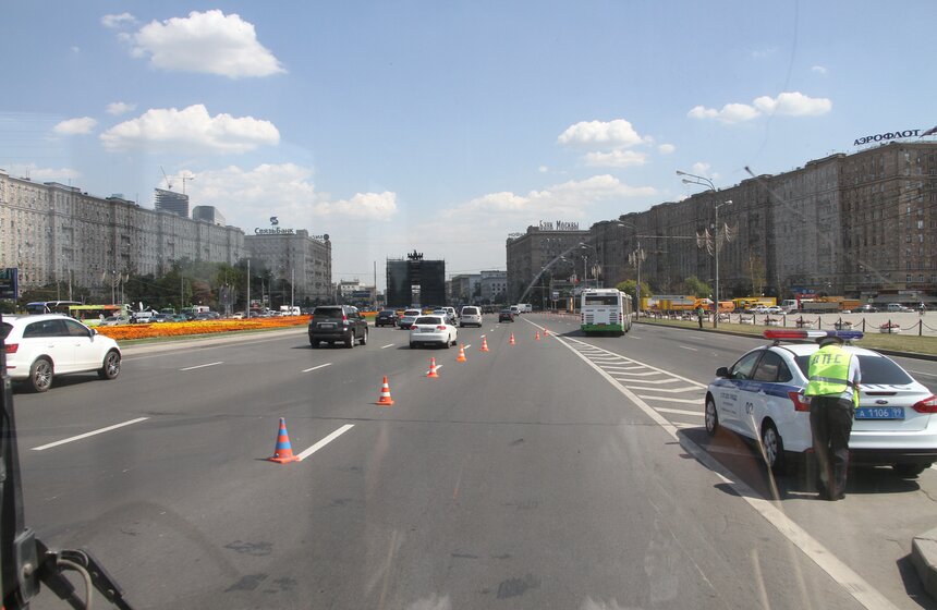 Сергей Собянин возложил цветы у станции метро "Парк Победы" 7 фото