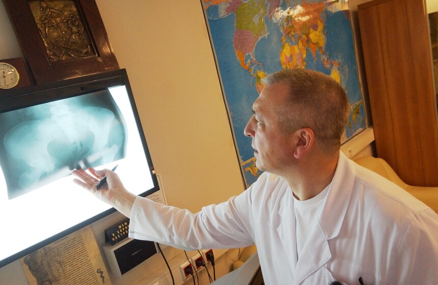 В Боткинской больнице оказывают помощь раненым в крушении поезда 10 фото