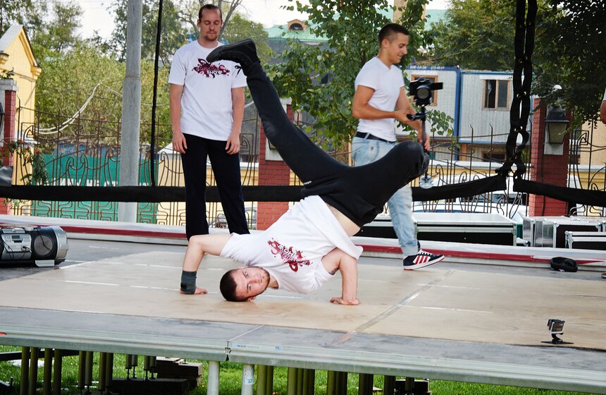 В саду "Эрмитаж" прошел танцевальный флешмоб 2 фото