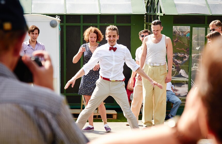 В саду "Эрмитаж" прошел танцевальный флешмоб 8 фото