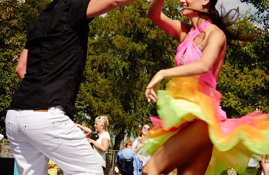 В саду "Эрмитаж" прошел танцевальный флешмоб 11 фото