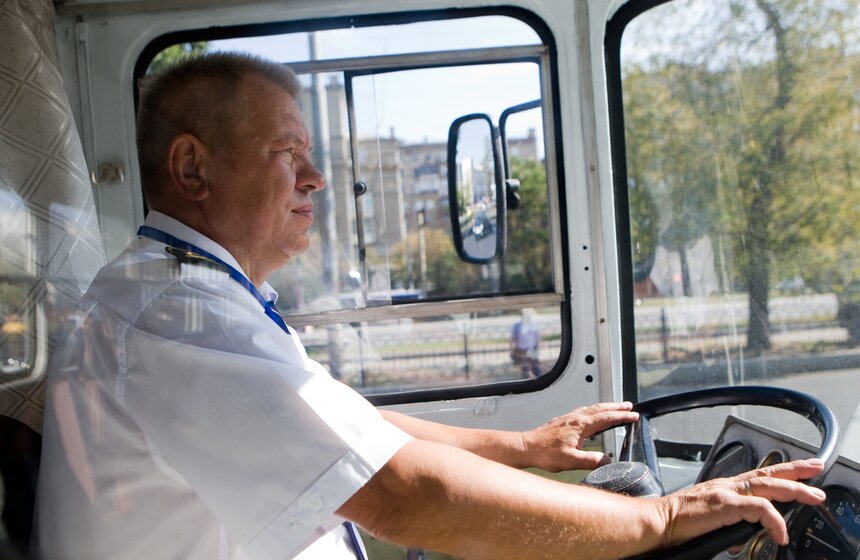 В Москве состоялся парад ретро-автобусов 12 фото