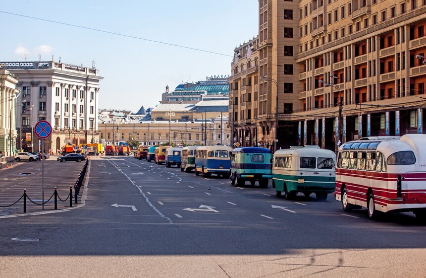 В Москве состоялся парад ретро-автобусов 22 фото