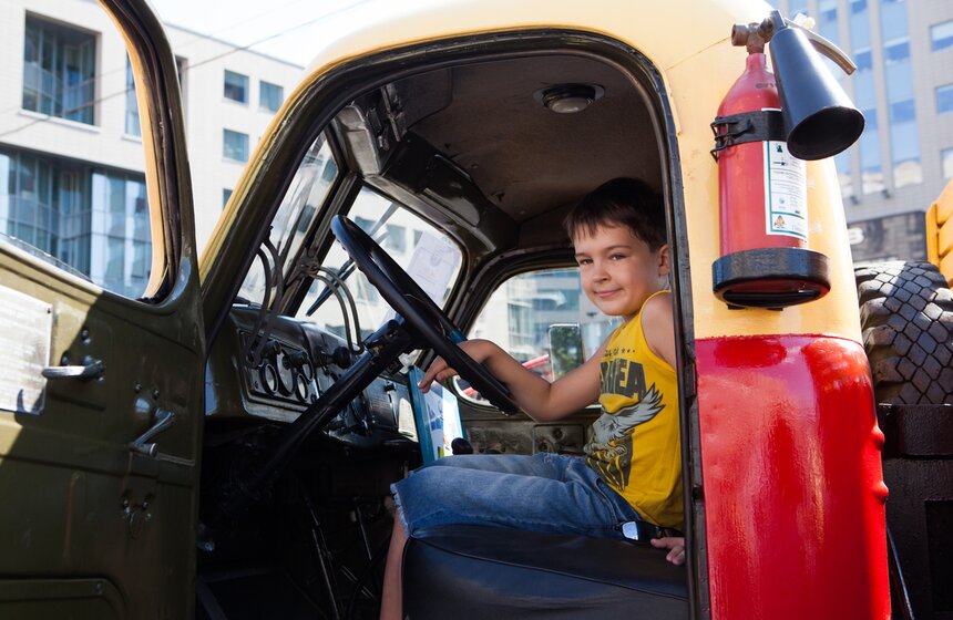 В Москве состоялся парад ретро-автобусов 23 фото