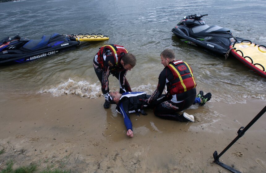 Учения МЧС прошли на станции "Строгино" 6 фото