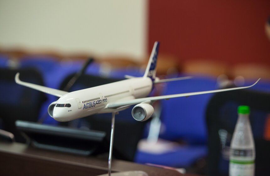 В аэропорту Шереметьево презентовали Airbus A350 23 фото