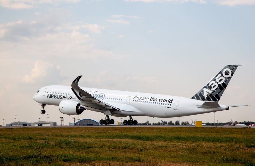 В аэропорту Шереметьево презентовали Airbus A350 21 фото