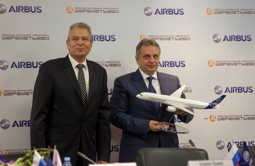 В аэропорту Шереметьево презентовали Airbus A350 24 фото