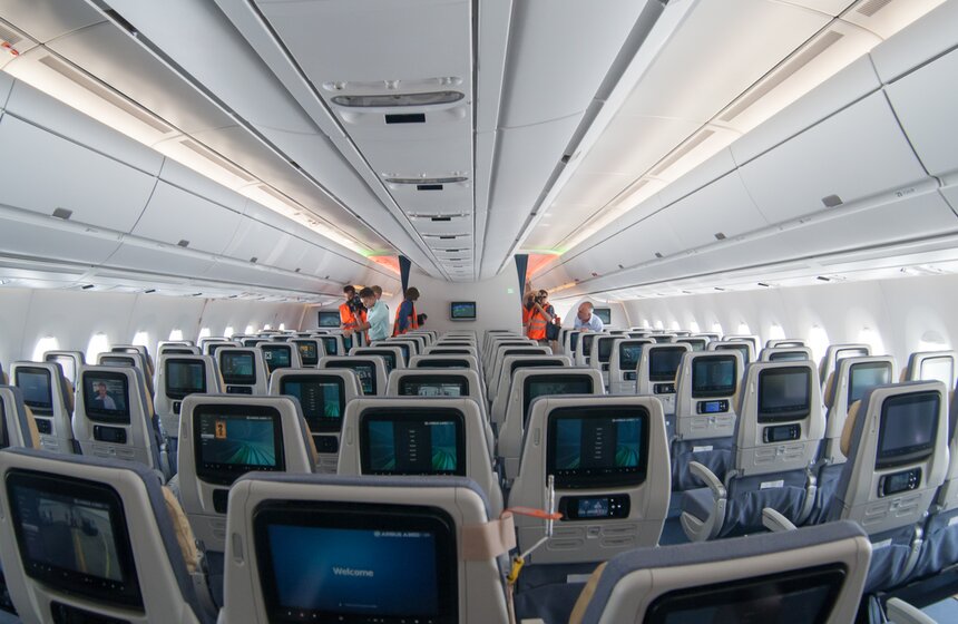 В аэропорту Шереметьево презентовали Airbus A350 10 фото