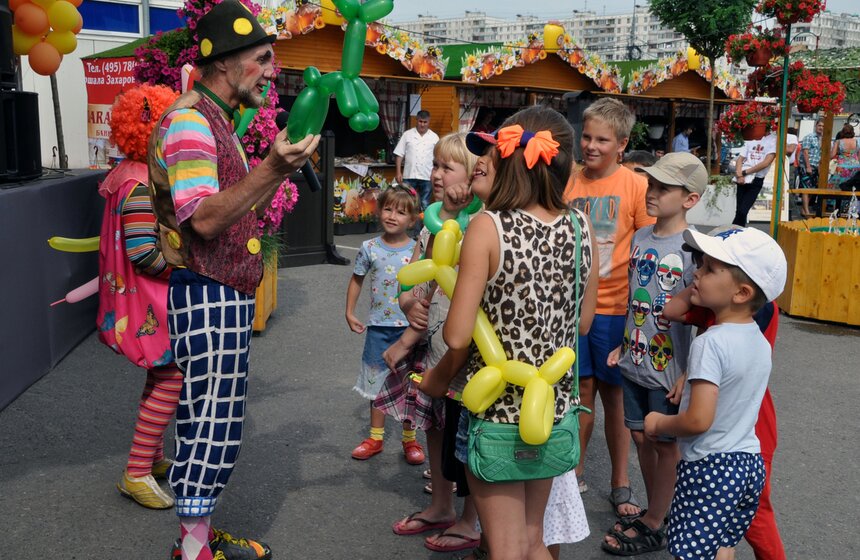 На Ореховом бульваре отпраздновали Медовый Спас 1 фото