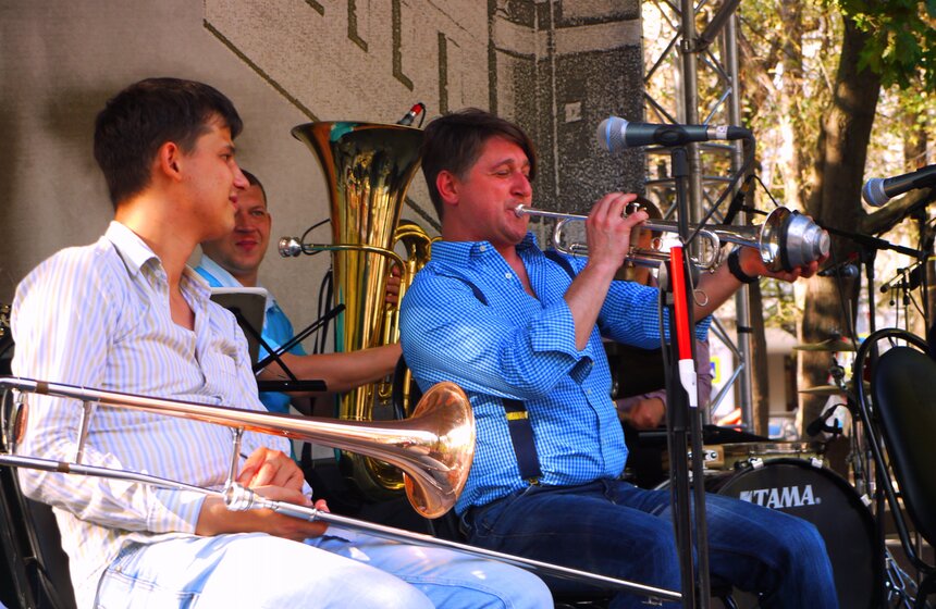 На Патриарших прудах прошел День Булгакова 4 фото