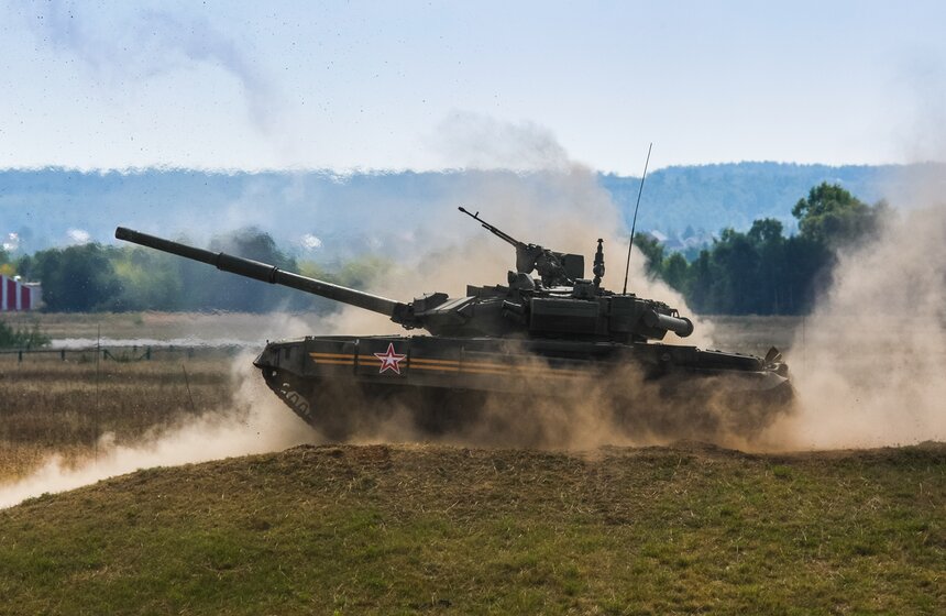 В Подмосковье открылась выставка гражданской и военной техники 7 фото