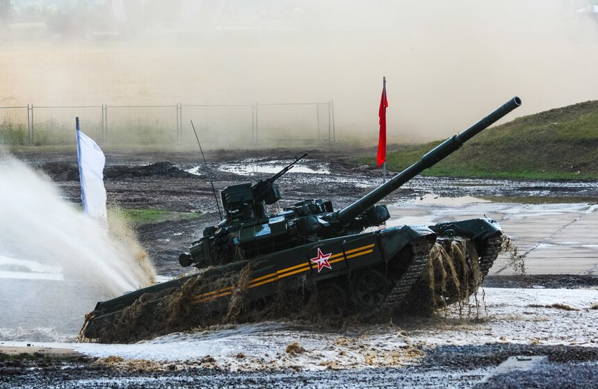 В Подмосковье открылась выставка гражданской и военной техники 10 фото