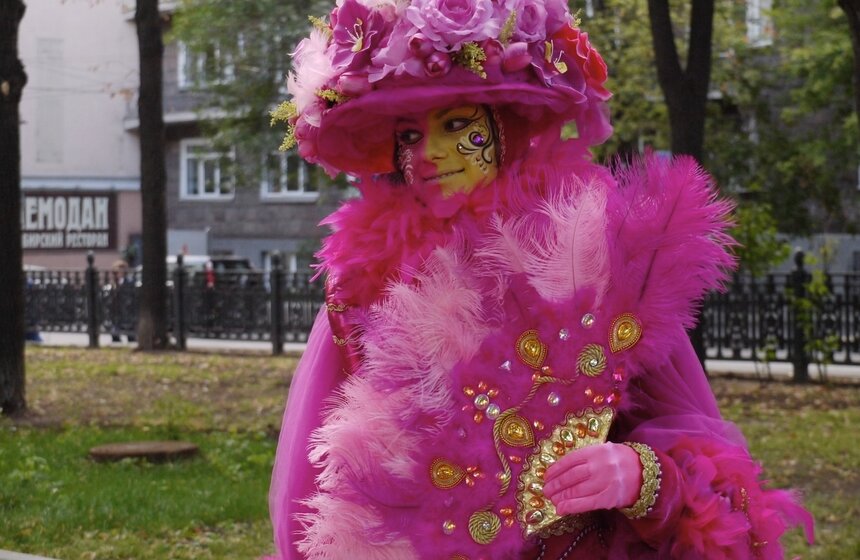 На Гоголевском бульваре отметили день выдающегося писателя 19 фото