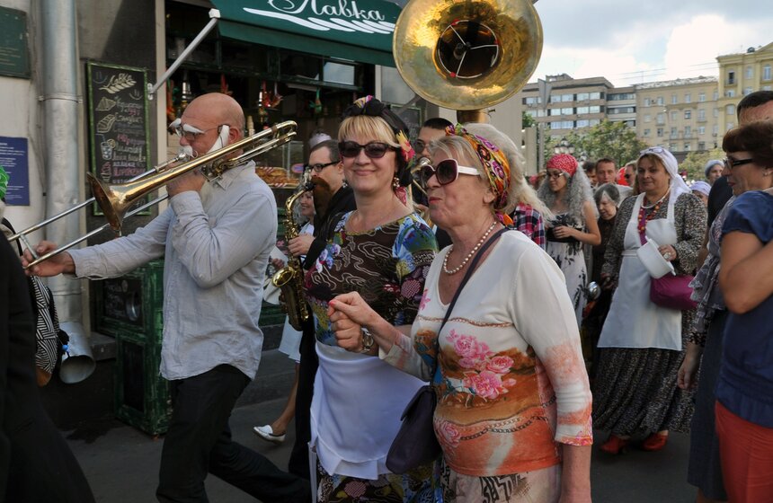 На Тверской прошел "Парад бабушек" 11 фото