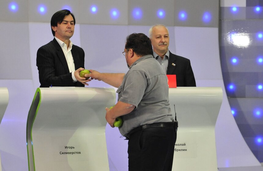 Кандидаты в Мосгордуму от 11 избирательного округа Игорь Силиверстов ("Справедливая Россия"), Николай Зубрилин (КПРФ) и  Андрей Бабушкин ("Яблоко")