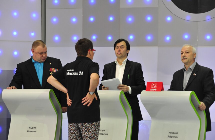 Кандидаты в Мосгордуму от 11 избирательного округа Вадим Саватеев (ЛДПР), Игорь Силиверстов ("Справедливая Россия") и Николай Зубрилин (КПРФ)