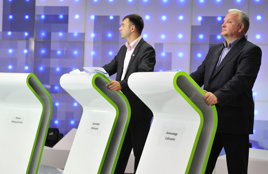 Кандидаты в Мосгордуму от 10 избирательного округа Дмитрий Кузнецов (ЛДПР) и Александр Саблуков ("Справедливая Россия")