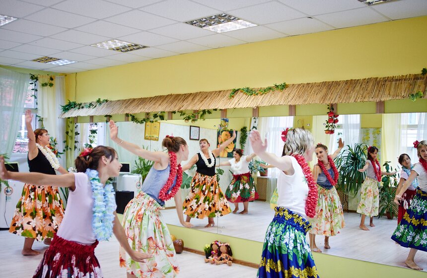 В Москве учат танцевать гавайские танцы хула 12 фото