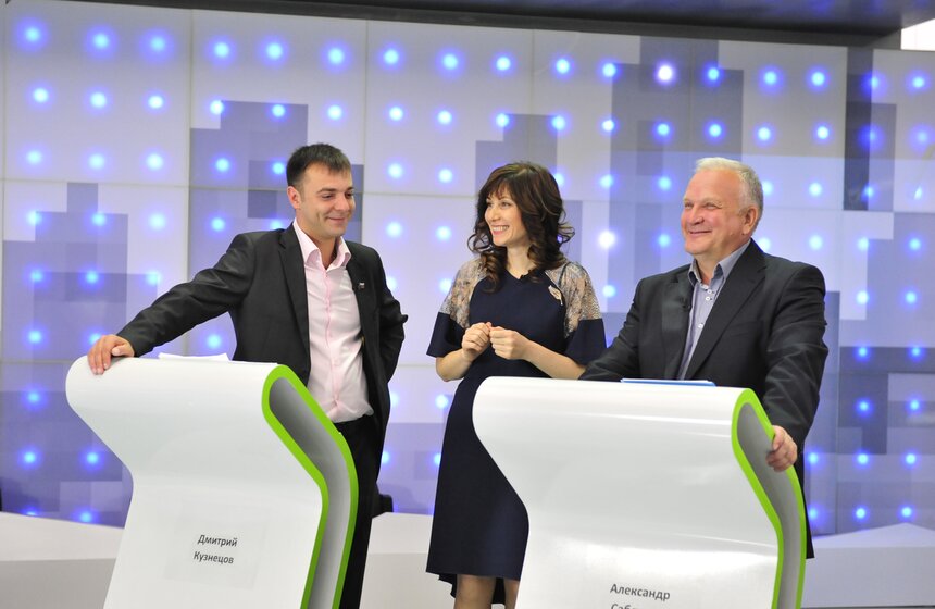 Кандидаты в Мосгордуму от 10 избирательного округа Дмитрий Кузнецов (ЛДПР), Лариса Картавцева (самовыдвиженец) и Александр Саблуков ("Справедливая Россия")