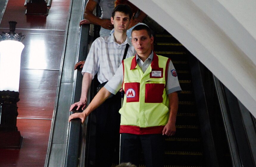 Центр обеспечения мобильности пассажиров в метро 10 фото