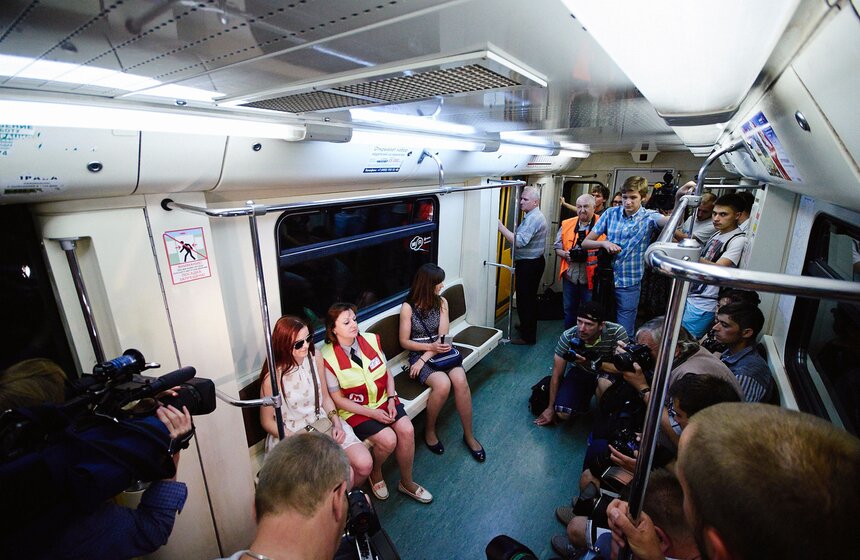 Центр обеспечения мобильности пассажиров в метро 7 фото