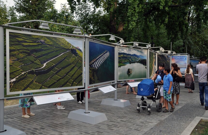 В саду имени Баумана проходят "Швейцарские вечера" 10 фото