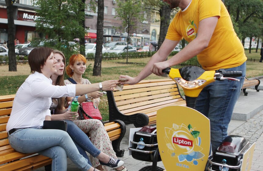 В Москве презентовали велоприлавки по продаже мороженого и воды 3 фото
