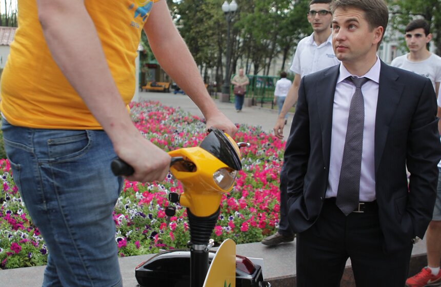 В Москве презентовали велоприлавки по продаже мороженого и воды 11 фото