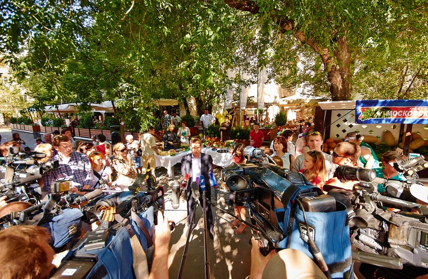 В Москве официально открылись бахчевые развалы 9 фото