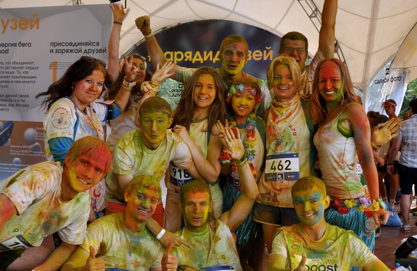 В "Лужниках" состоялся "Красочный забег" 19 фото