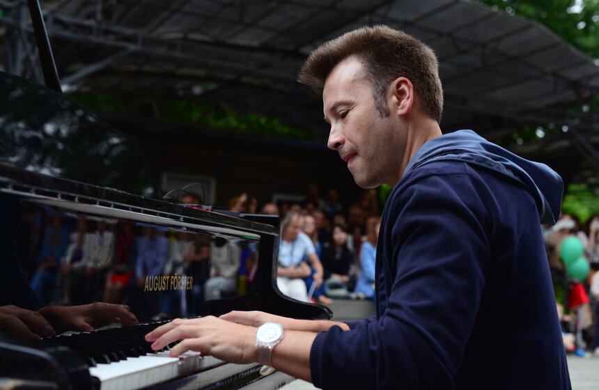 В "Музеоне" стартовал ежегодный проект "Книги в парках" 15 фото