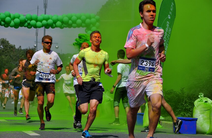 В "Лужниках" состоялся "Красочный забег" 5 фото