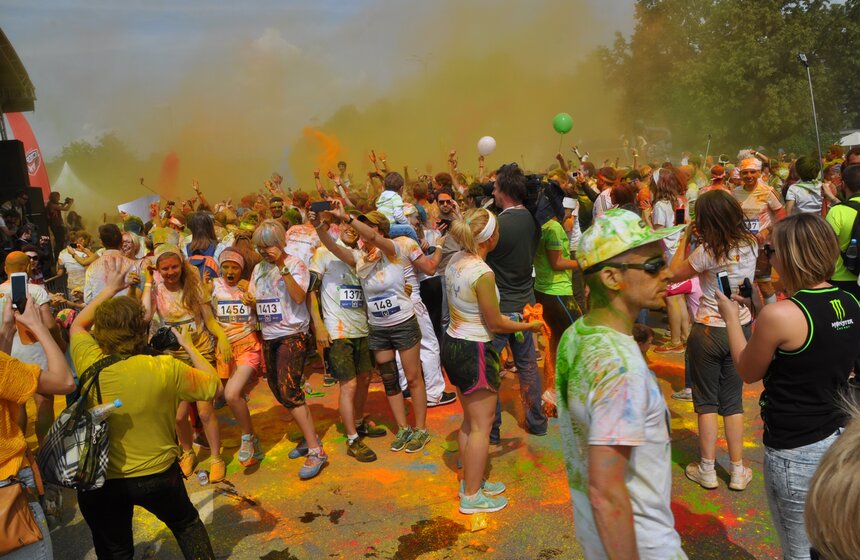 В "Лужниках" состоялся "Красочный забег" 16 фото