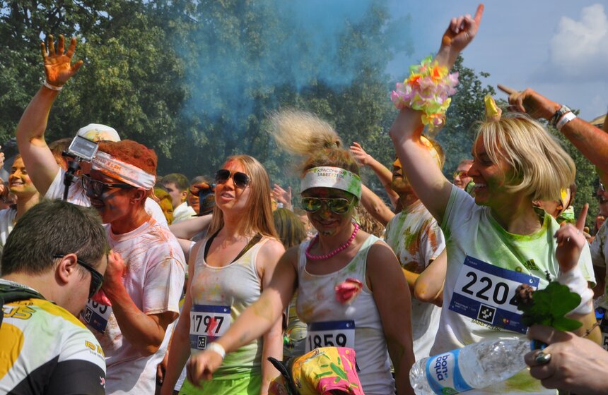 В "Лужниках" состоялся "Красочный забег" 12 фото
